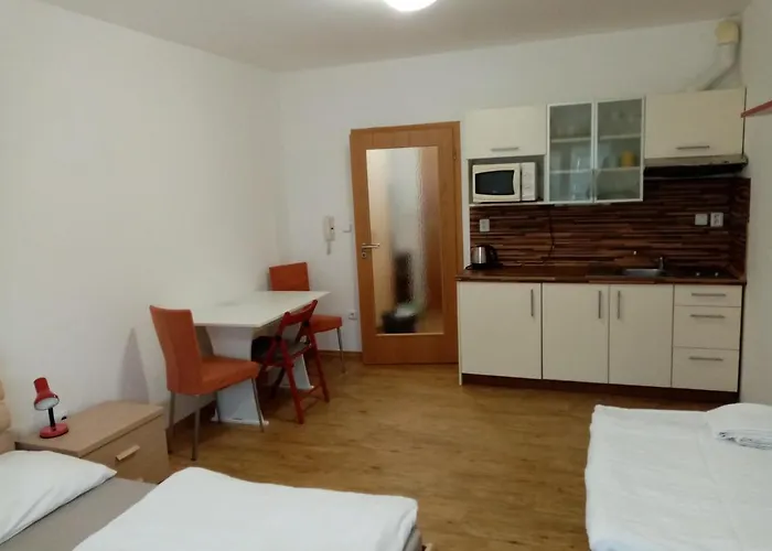 V Lipne Nad Vltavou 25 *