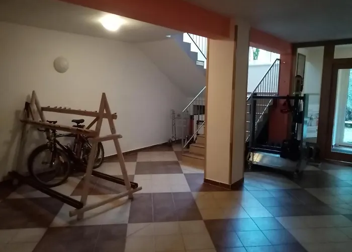 V Lipne Nad Vltavou 25 *