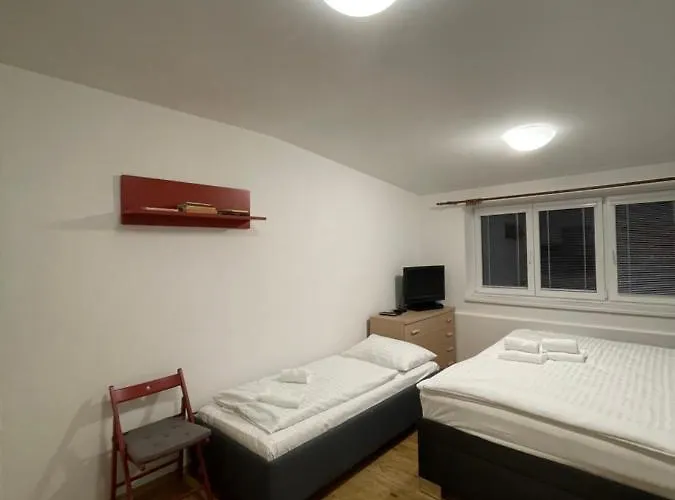 V Lipne Nad Vltavou 25 アパート